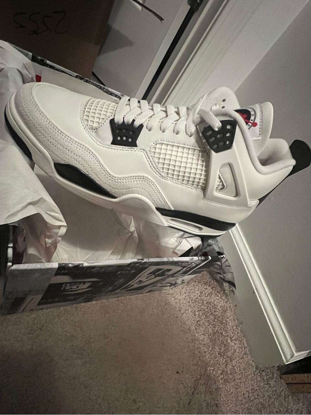 Jordan Men’s White/Black Retro Basketball Sneakers